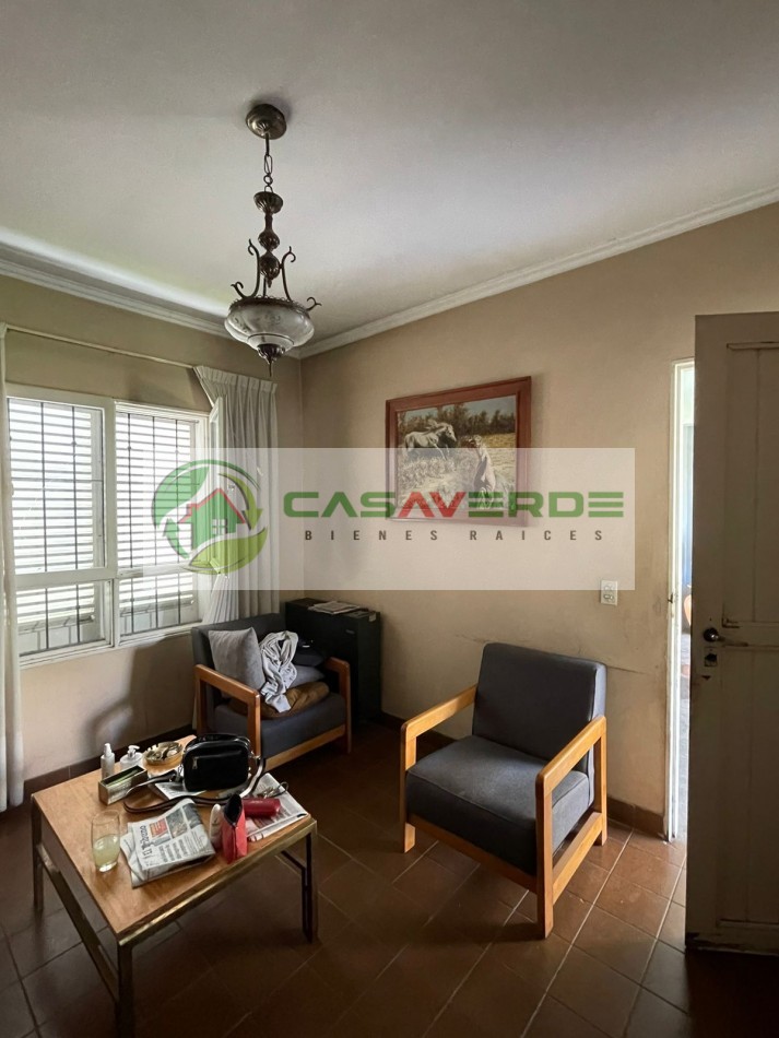 VENTA HERMOSA CASA BARRIO PERIODISTA - ZONA SUR
