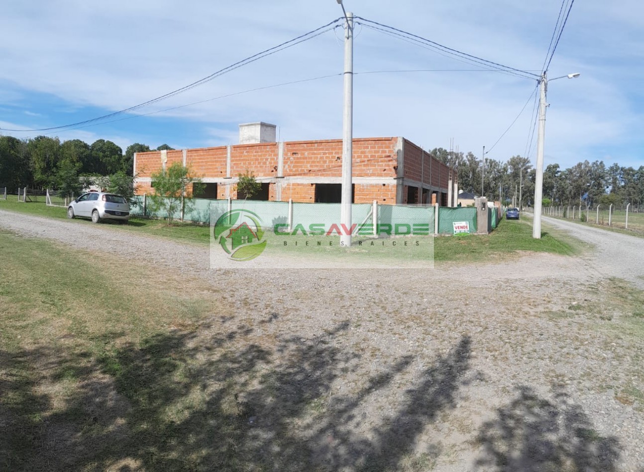VENTA HERMOSA PROPIEDAD EN ESQUINA CON GRAN CONSTRUCCION DE 280 Mts2 EN EL BARRIO PRIVADO LOS OLMOS.
