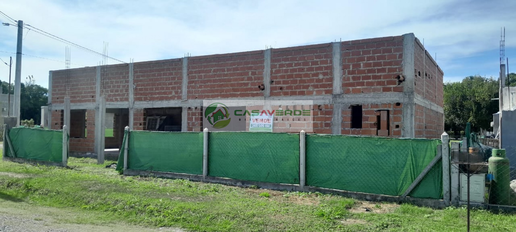 VENTA HERMOSA PROPIEDAD EN ESQUINA CON GRAN CONSTRUCCION DE 280 Mts2 EN EL BARRIO PRIVADO LOS OLMOS.