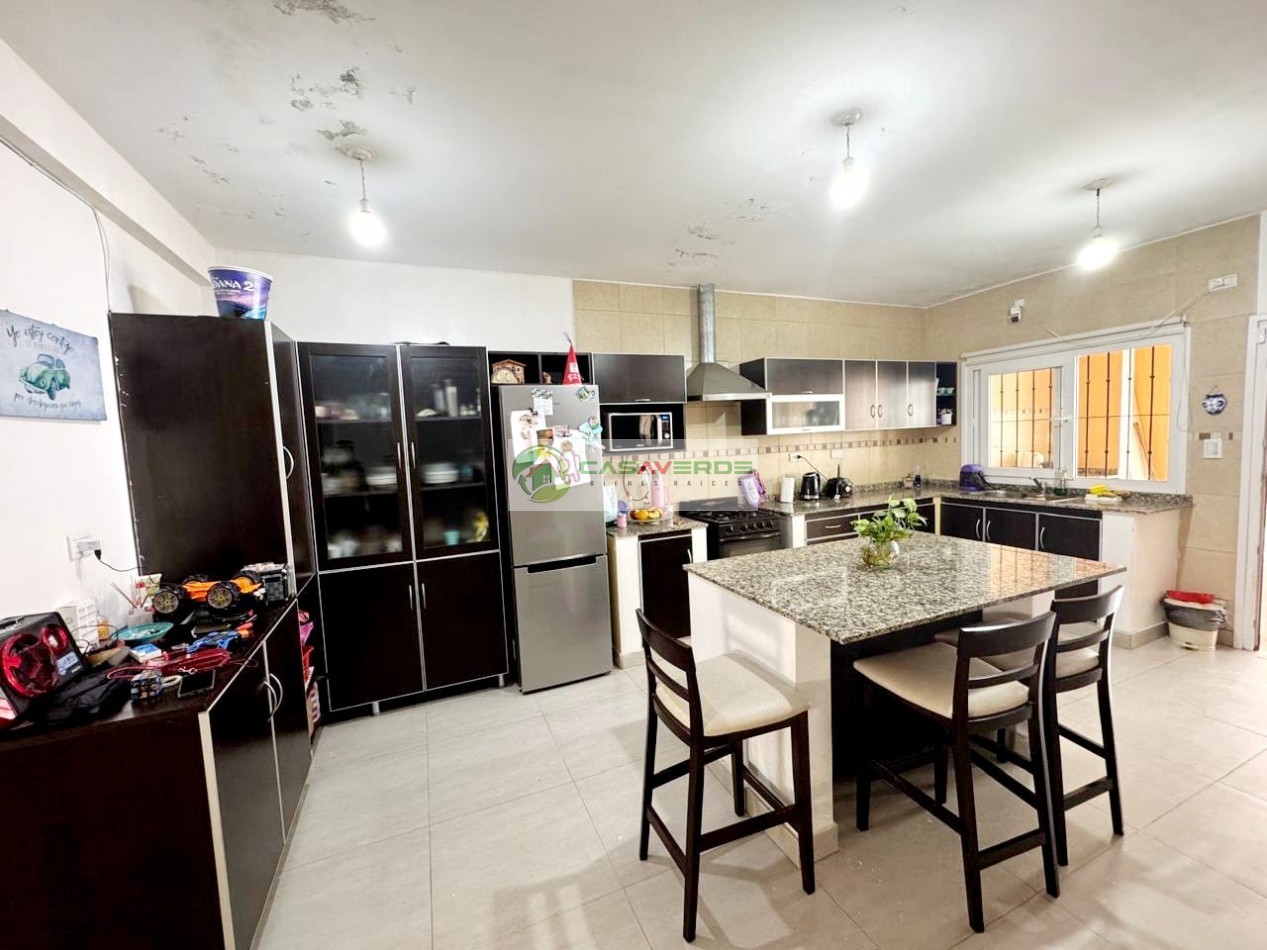 ALQUILER AMPLIA Y MODERNA CASA 6 DORM 4 BAÑOS  - BARRIO INTERSINDICAL - ZONA SUR 