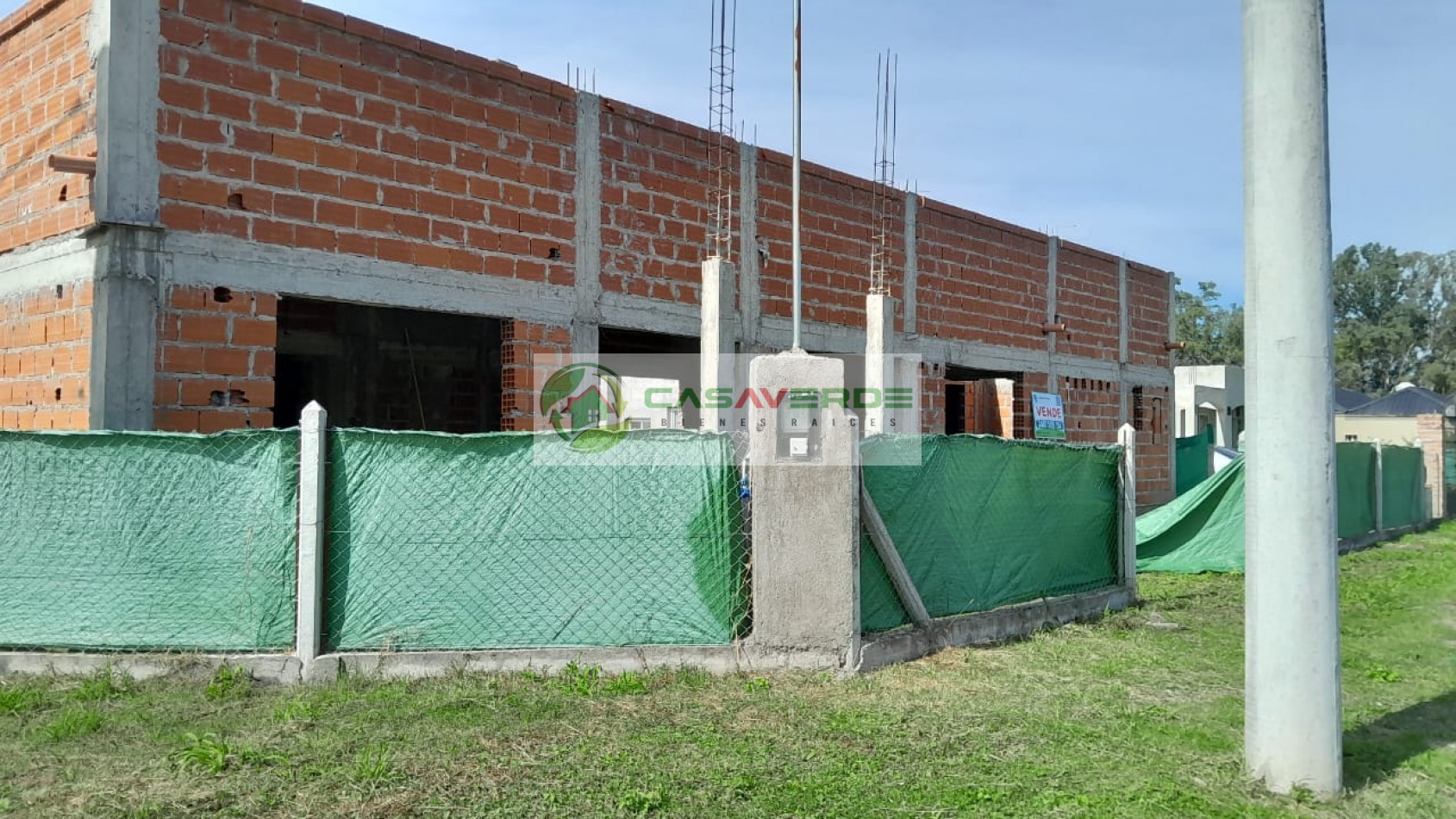 VENTA HERMOSA PROPIEDAD EN ESQUINA CON GRAN CONSTRUCCION DE 280 Mts2 EN EL BARRIO PRIVADO LOS OLMOS.