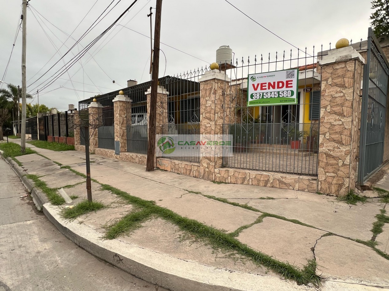 VENTA IMPORTANTE CASA EN ESQUINA SOBRE AVENIDA - ZONA SUR