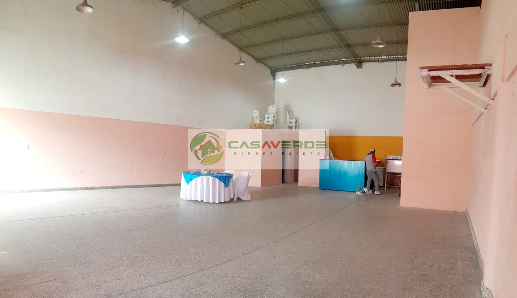 ALQUILER MENSUAL SALON DE EVENTOS O DE USOS MULTIPLES - BARRIO SANTA ANA 2 - ZONA SUR