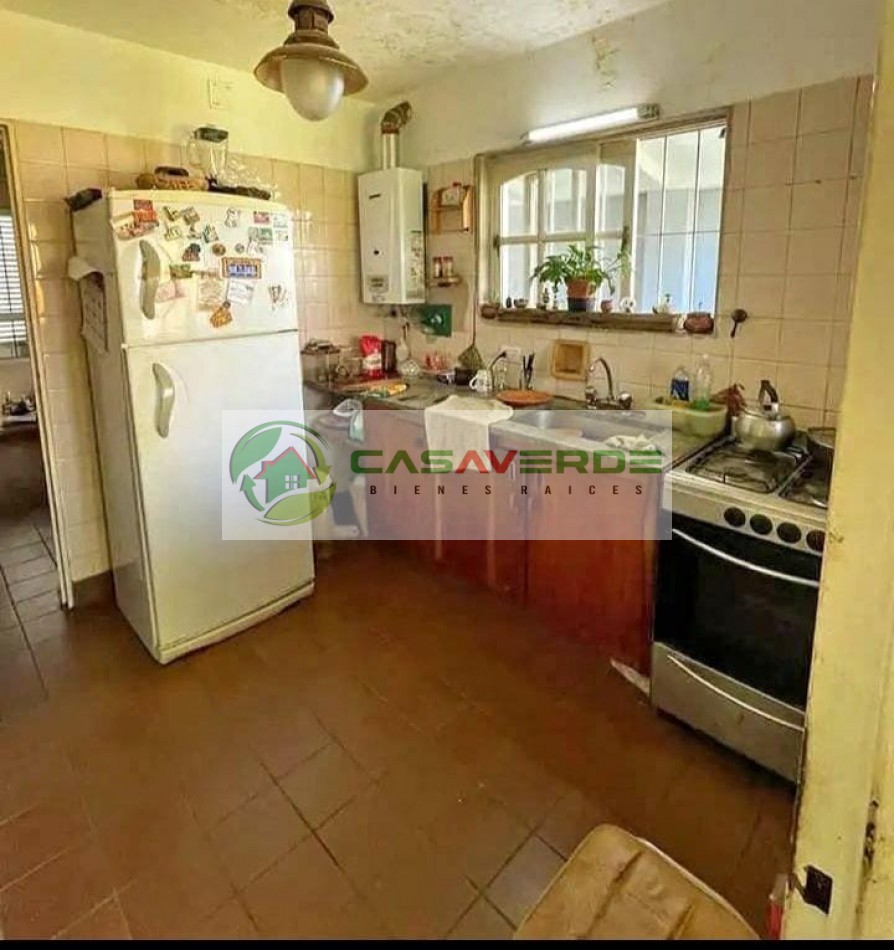 VENTA HERMOSA CASA BARRIO PERIODISTA - ZONA SUR