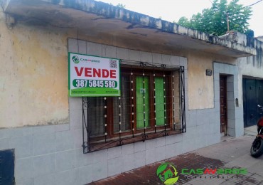 VENTA DE TERRENO CON CASA A RECICLAR/DEMOLER EN MACROCENTRO