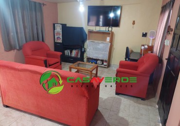 VENTA CASA SOBRE ESQUINA EN BARRIO PINARES 