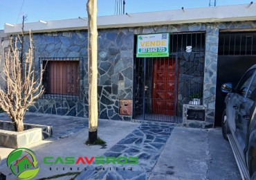 EN VENTA CASA ZONA MACROCENTRO - PASAJE ORMACHEA