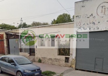 VENTA TERRENO CON CASA A DEMOLER MACROCENTRO